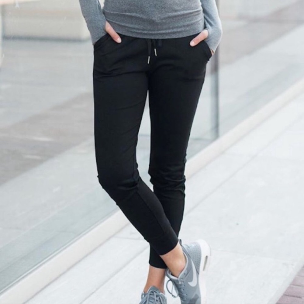 Zyia Ascend Joggers. Black XXL but runs small